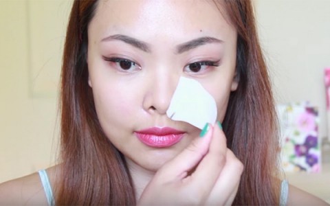 6 cách làm sạch mụn đầu đen vùng cánh mũi